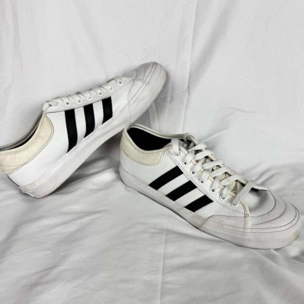 Adidas Matchcourt Leather Skate Shoes White Black Size 8 BB8557